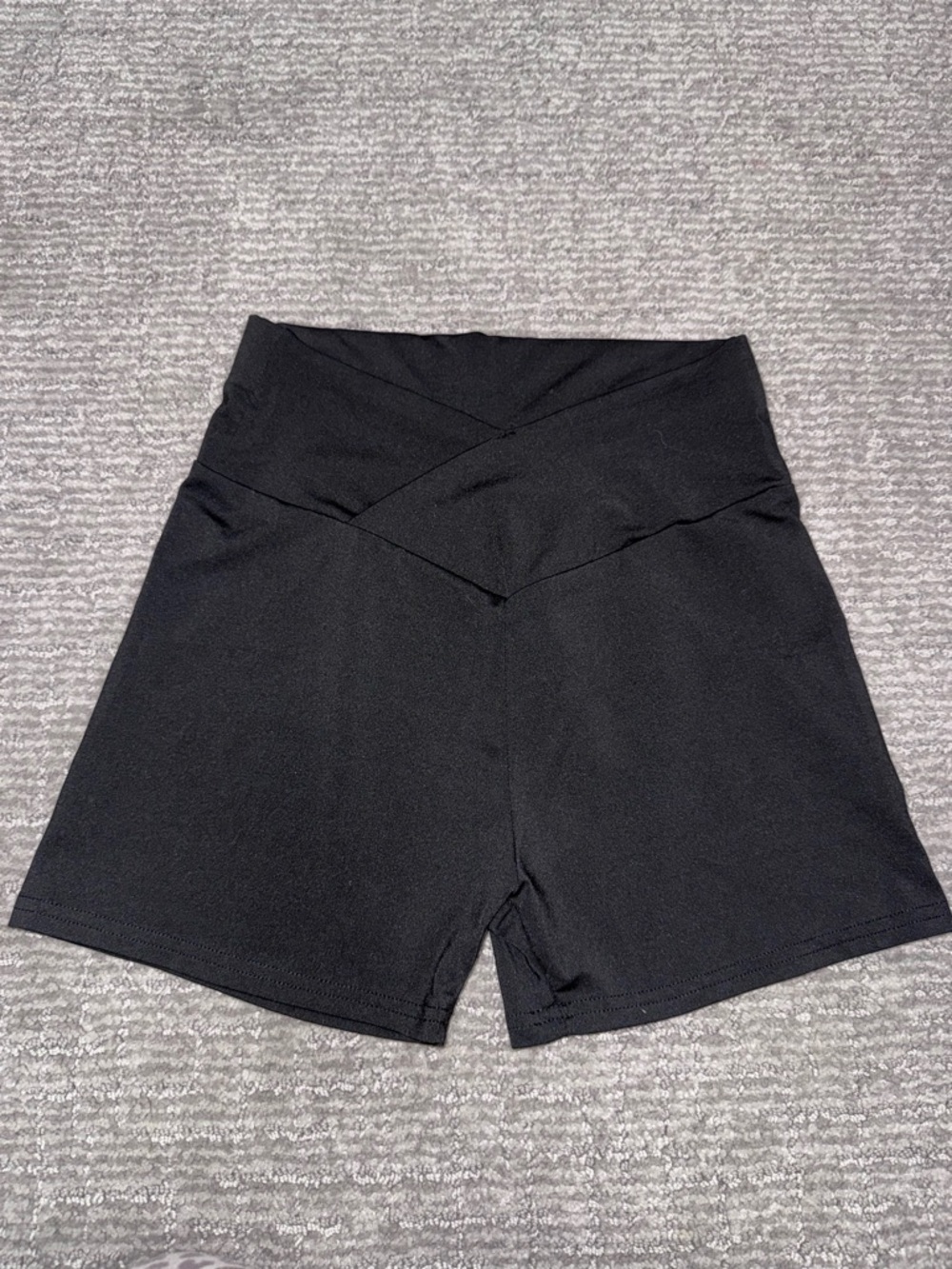 SHEIN Black High-Waist V-Crossover Bike Shorts